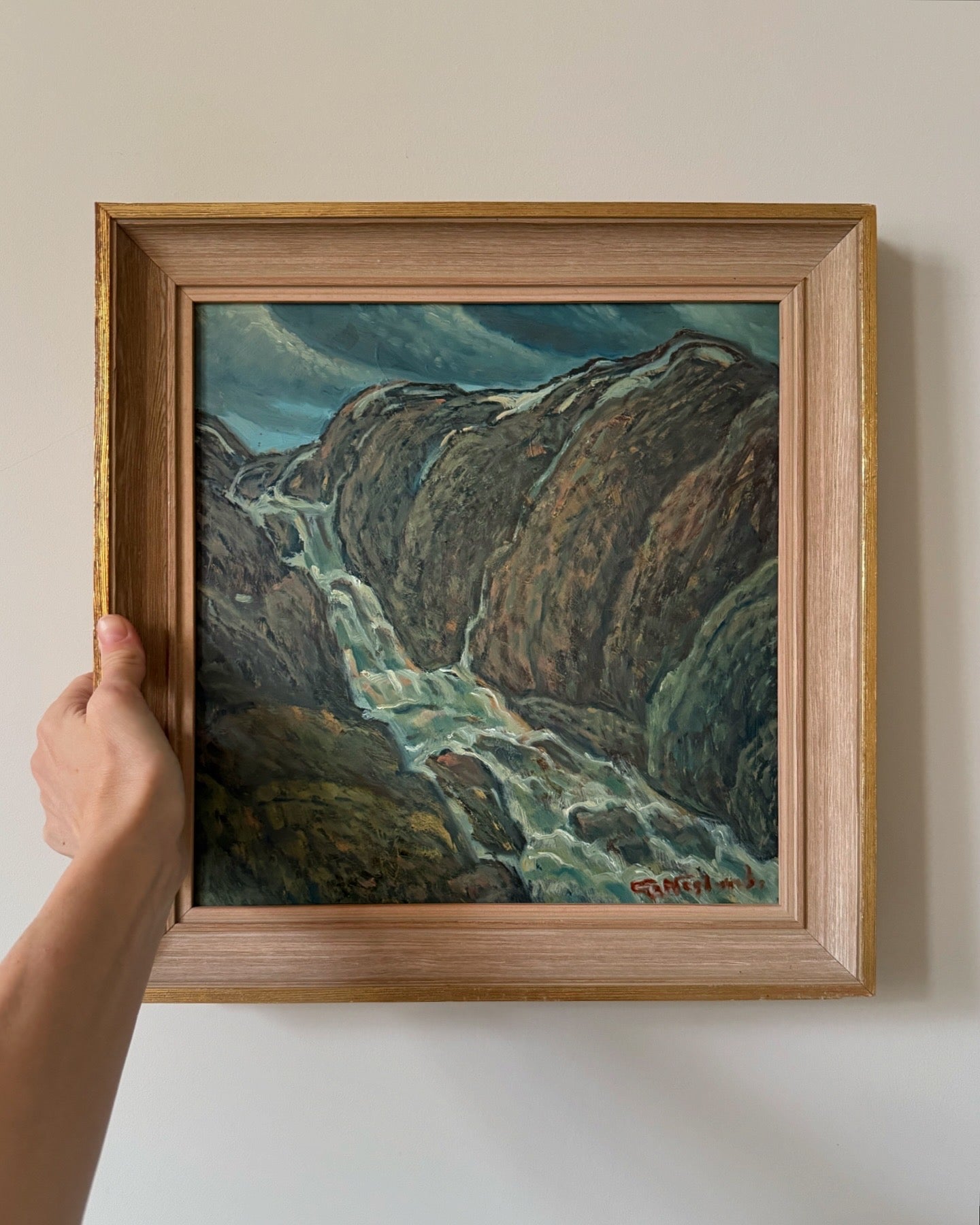 A pair of mountains