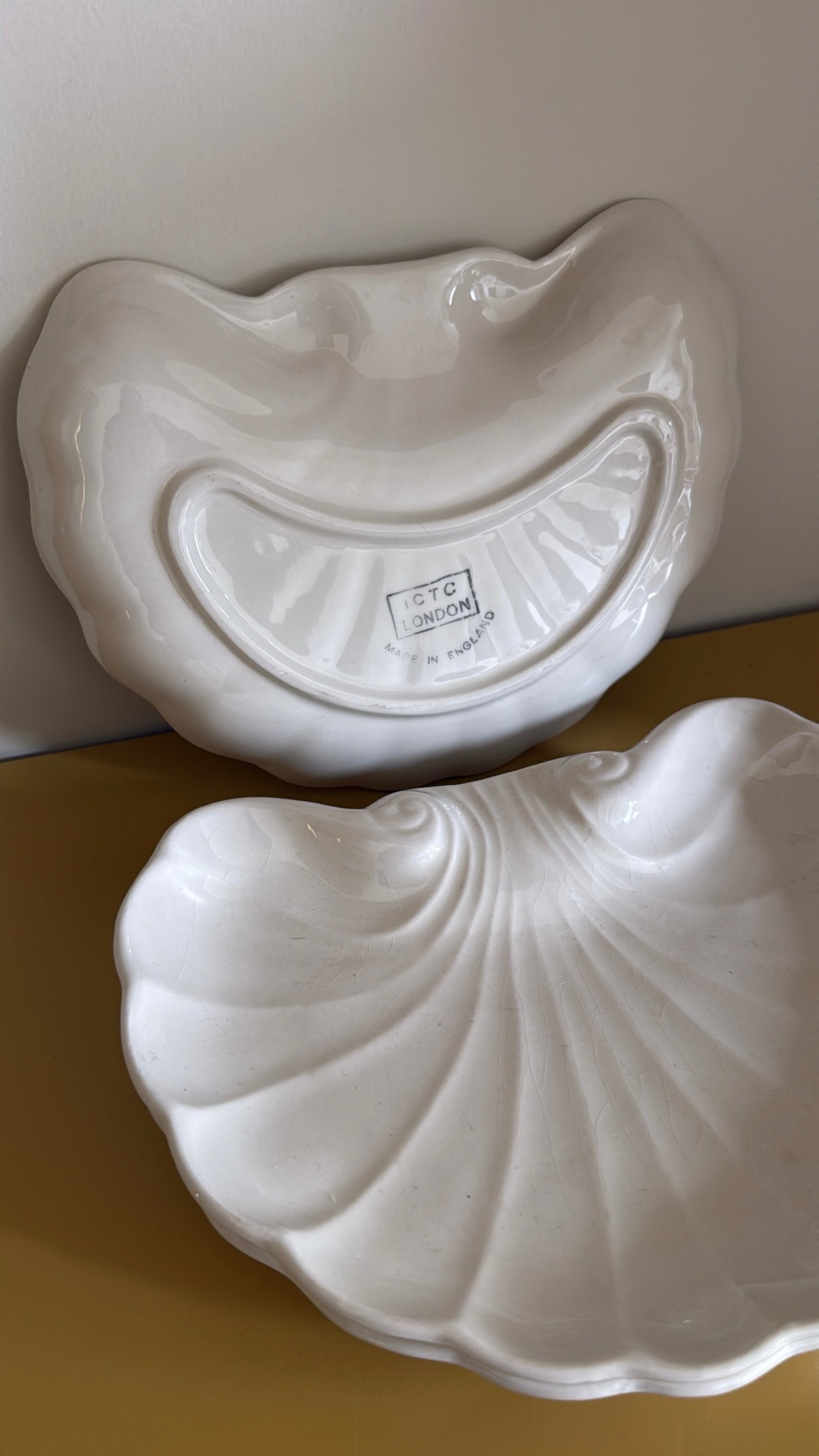 A Set of 3 Vintage Shell Dishes