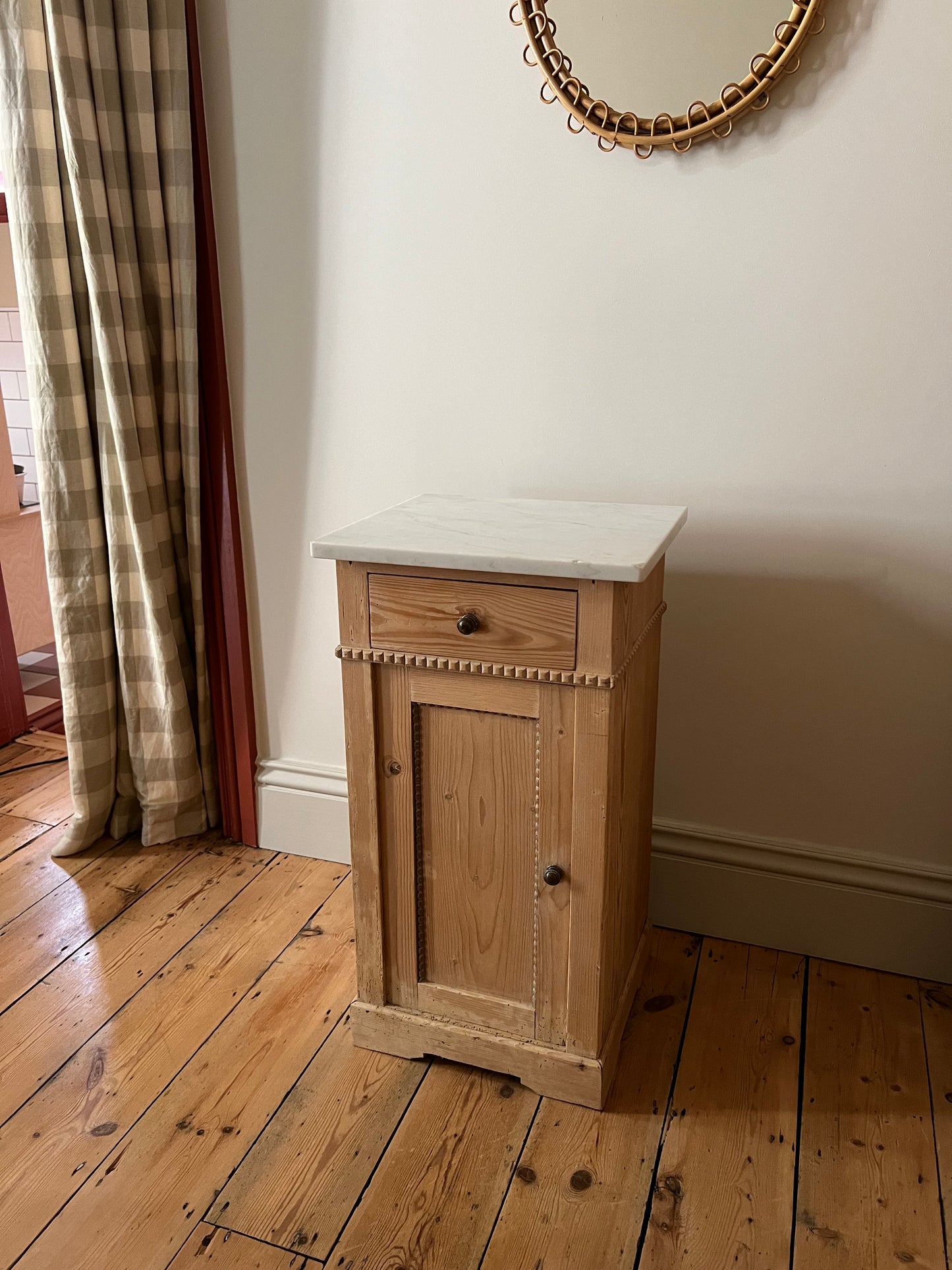 BEDSIDE CABINET